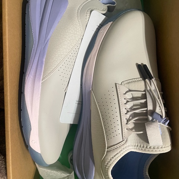 Clove tennis shoes - Picture 2 of 2